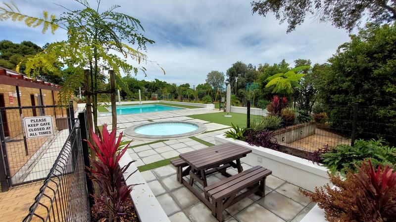 1 Bedroom Property for Sale in Loevenstein Western Cape